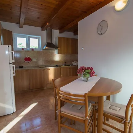 In Mit Schoener Terrasse * Veli Lošinj
