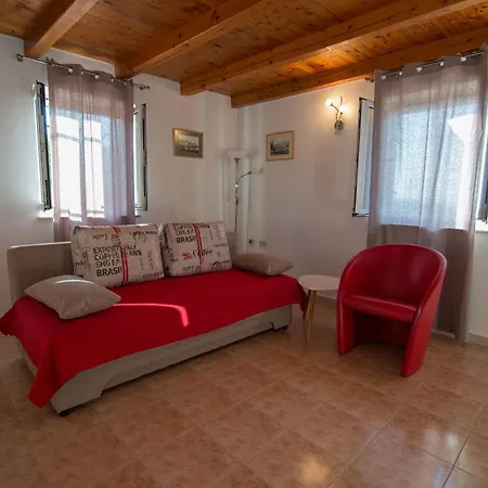 In Mit Schoener Terrasse * Veli Lošinj